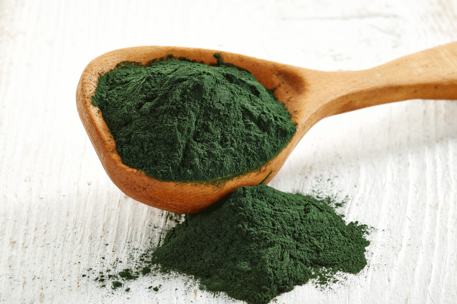 Expression and manufacturing of protein therapeutics in spirulina